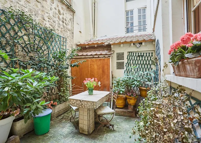 In Heart Of Marais By Prestige